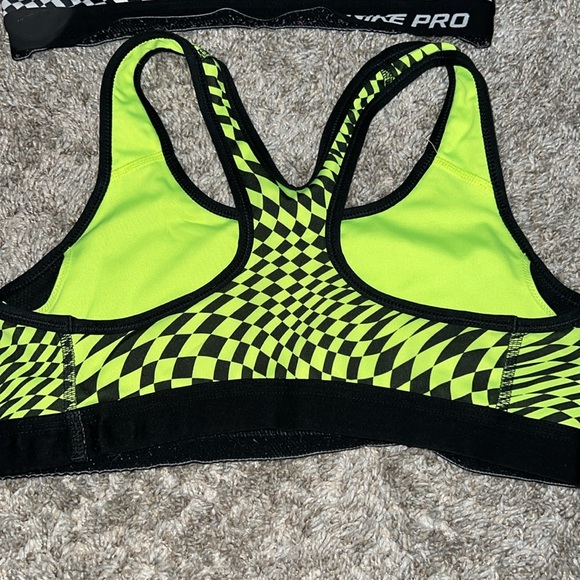 2 Nike sports bra - Picture 5 of 11